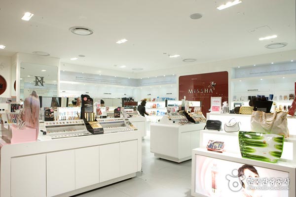 雪花秀賣場空間設(shè)計(jì)15